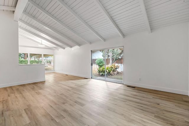 2740 W San Madele Avenue, Fresno, CA 93711