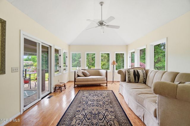 1910 S Holland Sylvania Road, Maumee, OH 43537