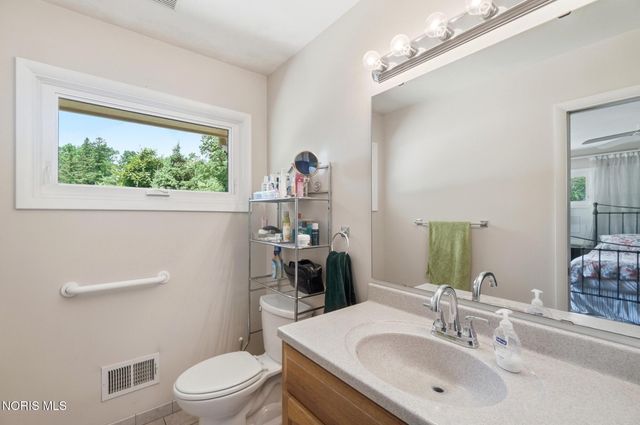 1910 S Holland Sylvania Road, Maumee, OH 43537