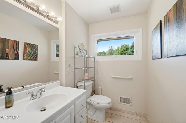 1910 S Holland Sylvania Road, Maumee, OH 43537