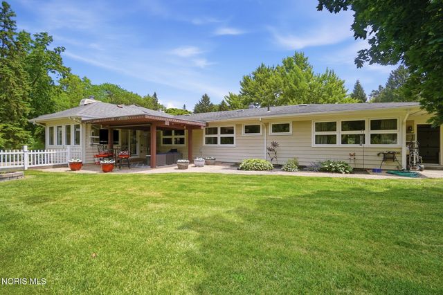 1910 S Holland Sylvania Road, Maumee, OH 43537