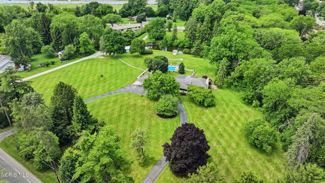 1910 S Holland Sylvania Road, Maumee, OH 43537