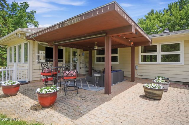 1910 S Holland Sylvania Road, Maumee, OH 43537