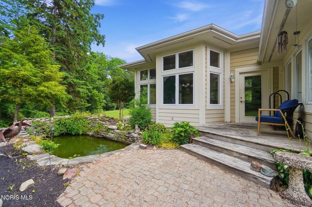 1910 S Holland Sylvania Road, Maumee, OH 43537