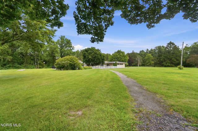 1910 S Holland Sylvania Road, Maumee, OH 43537