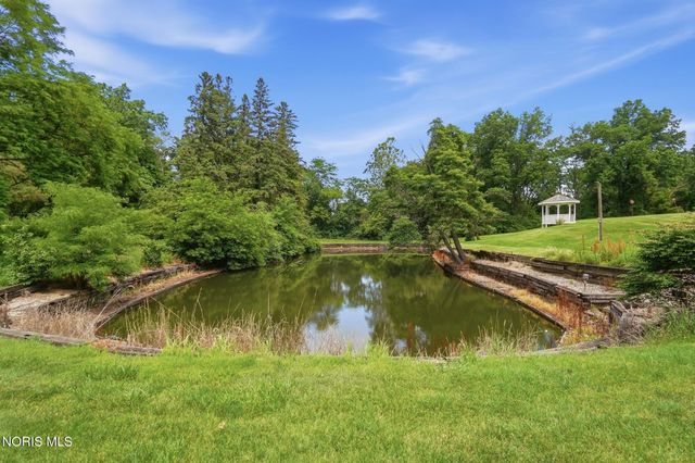 1910 S Holland Sylvania Road, Maumee, OH 43537