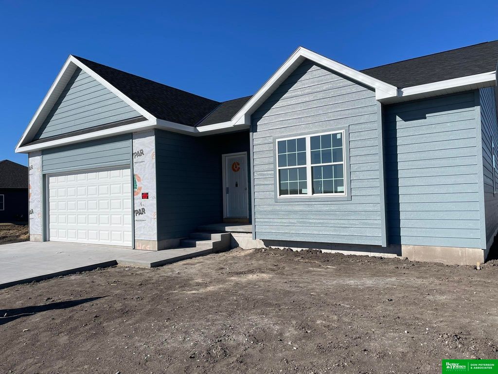 465 Thornbird Drive, Fremont, NE 68025