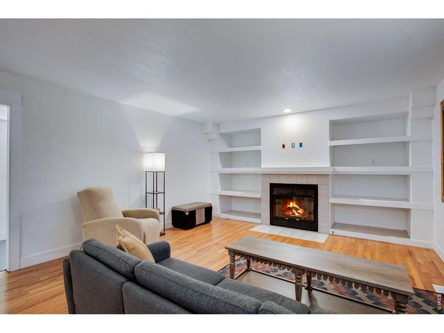 422 Hillsboro Ct N, Fort Collins, CO 80525