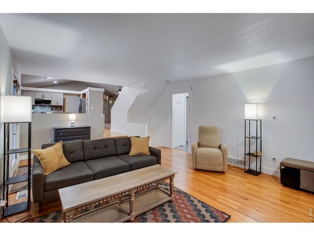 422 Hillsboro Ct N, Fort Collins, CO 80525