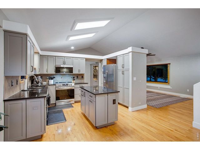 422 Hillsboro Ct N, Fort Collins, CO 80525