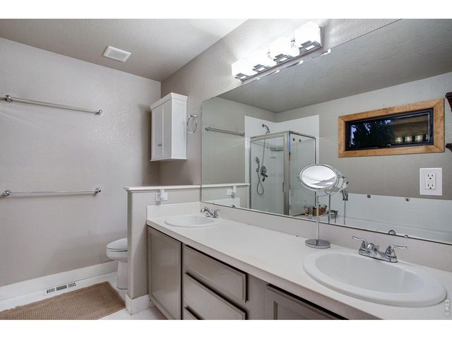 422 Hillsboro Ct N, Fort Collins, CO 80525