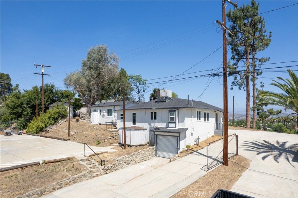 Image 9 of property listing at 1406 Prospect, Pomona, CA 91766