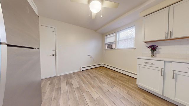 2402 N 76 Court G, Elmwood Park, IL 60707