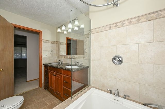 6185 Yorktown Drive, Parma, OH 44134