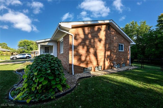 6185 Yorktown Drive, Parma, OH 44134