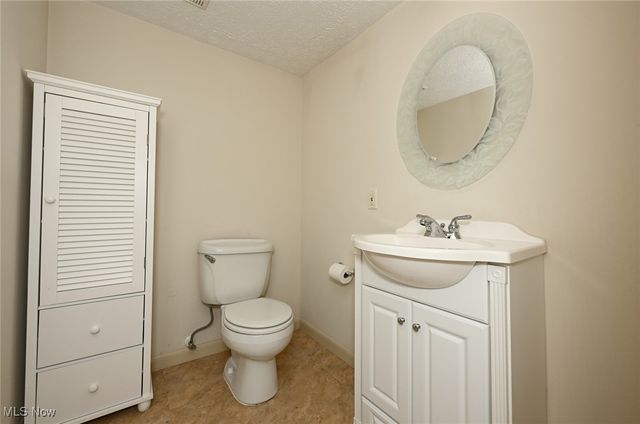 6185 Yorktown Drive, Parma, OH 44134