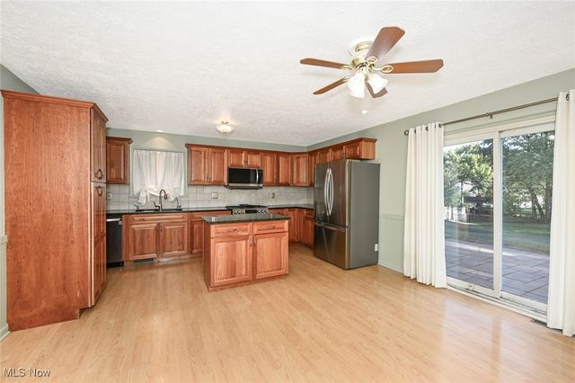 6185 Yorktown Drive, Parma, OH 44134