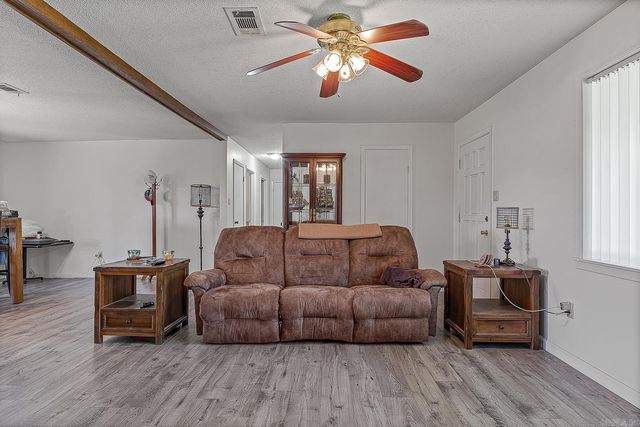49 Indian trl, Searcy, AR 72413