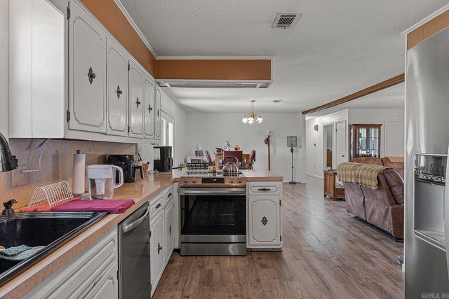 49 Indian trl, Searcy, AR 72413