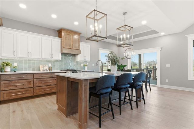 17860 Clearview Drive, Leavenworth, KS 66048