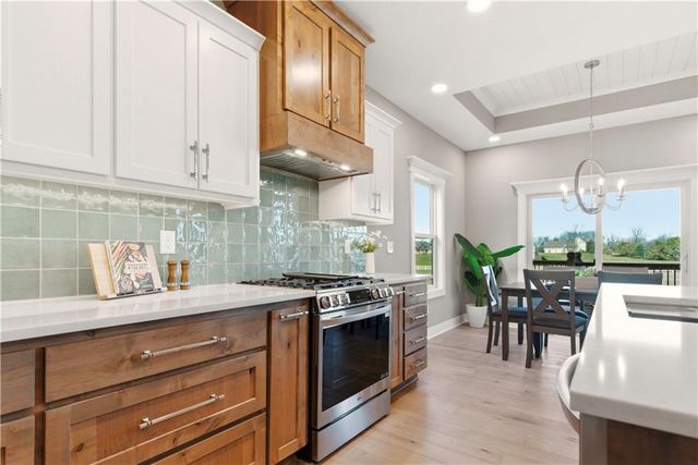 17860 Clearview Drive, Leavenworth, KS 66048