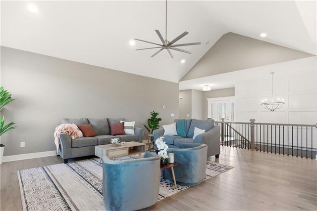 17860 Clearview Drive, Leavenworth, KS 66048