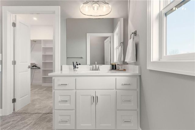 17860 Clearview Drive, Leavenworth, KS 66048