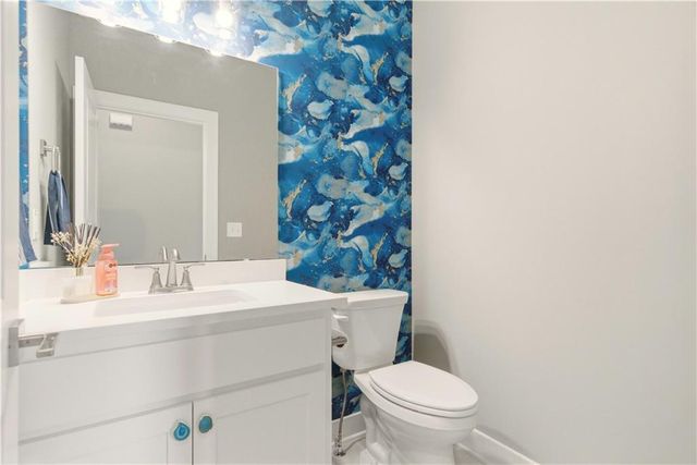 17860 Clearview Drive, Leavenworth, KS 66048