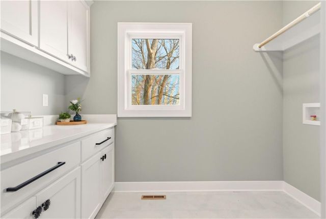 17860 Clearview Drive, Leavenworth, KS 66048