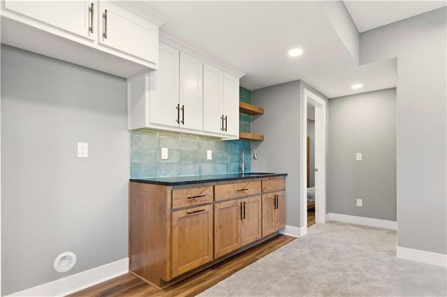 17860 Clearview Drive, Leavenworth, KS 66048