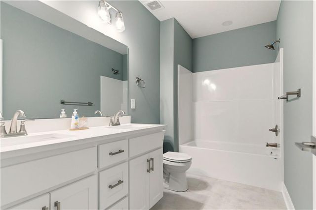 17860 Clearview Drive, Leavenworth, KS 66048