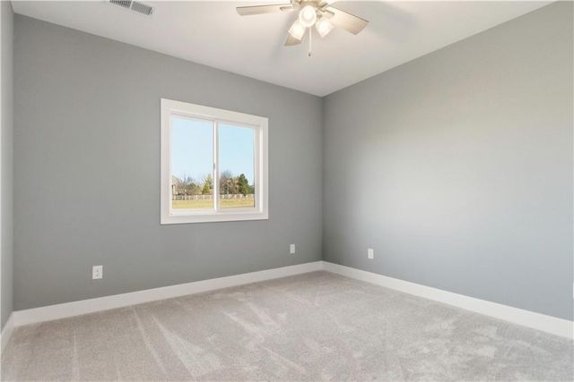 17860 Clearview Drive, Leavenworth, KS 66048