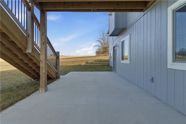 17860 Clearview Drive, Leavenworth, KS 66048