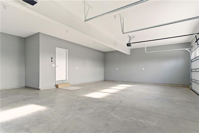 17860 Clearview Drive, Leavenworth, KS 66048