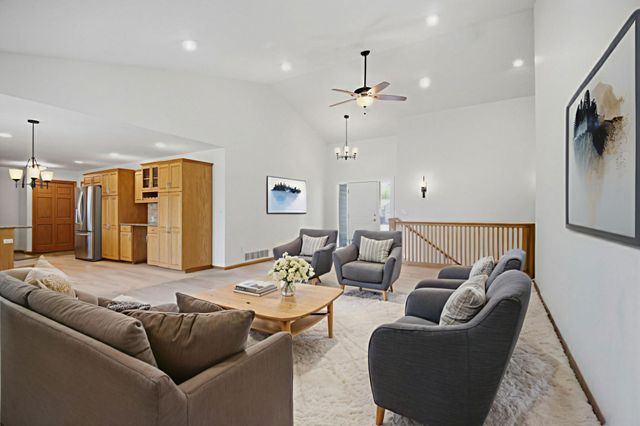 1406 26th Street SW, Austin, MN 55912