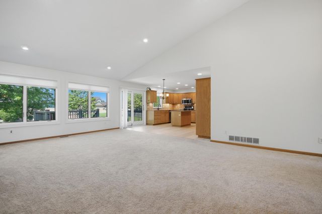 1406 26th Street SW, Austin, MN 55912