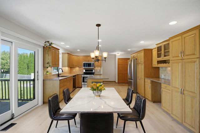 1406 26th Street SW, Austin, MN 55912