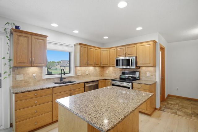 1406 26th Street SW, Austin, MN 55912