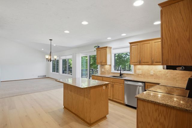 1406 26th Street SW, Austin, MN 55912