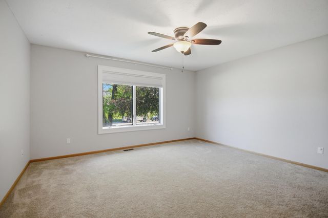 1406 26th Street SW, Austin, MN 55912
