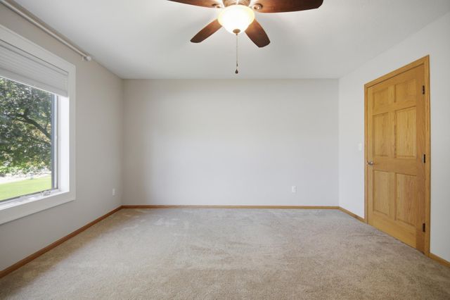1406 26th Street SW, Austin, MN 55912
