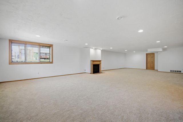 1406 26th Street SW, Austin, MN 55912