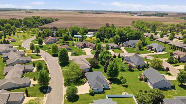 1406 26th Street SW, Austin, MN 55912