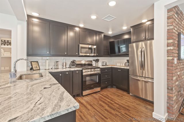 938 S Sandusky Avenue, Tulsa, OK 74112