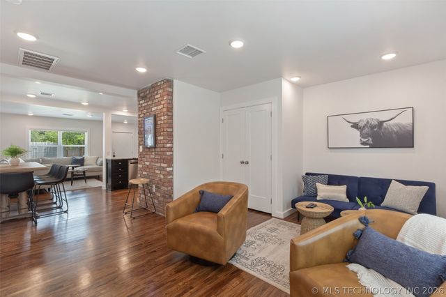 938 S Sandusky Avenue, Tulsa, OK 74112