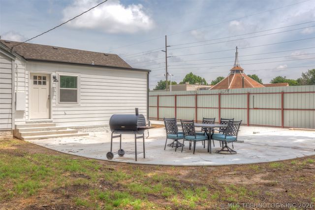 938 S Sandusky Avenue, Tulsa, OK 74112