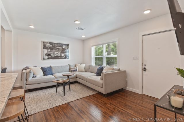 938 S Sandusky Avenue, Tulsa, OK 74112