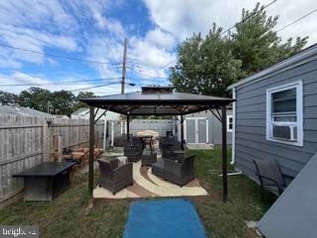 729 WOODTOP RD, Wilmington, DE 19804