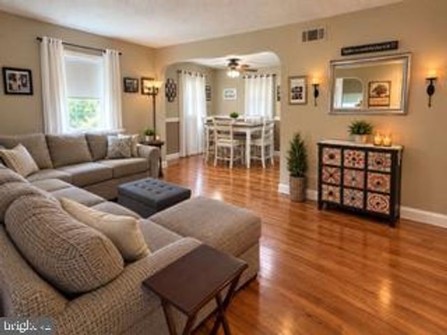 729 WOODTOP RD, Wilmington, DE 19804