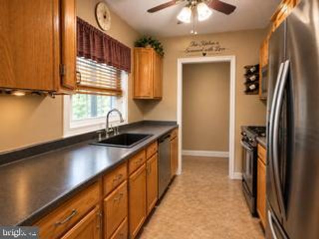 729 WOODTOP RD, Wilmington, DE 19804